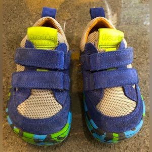 Children’s Froddo Barefoot Elastic Sneaker, size 24 in excellent condition